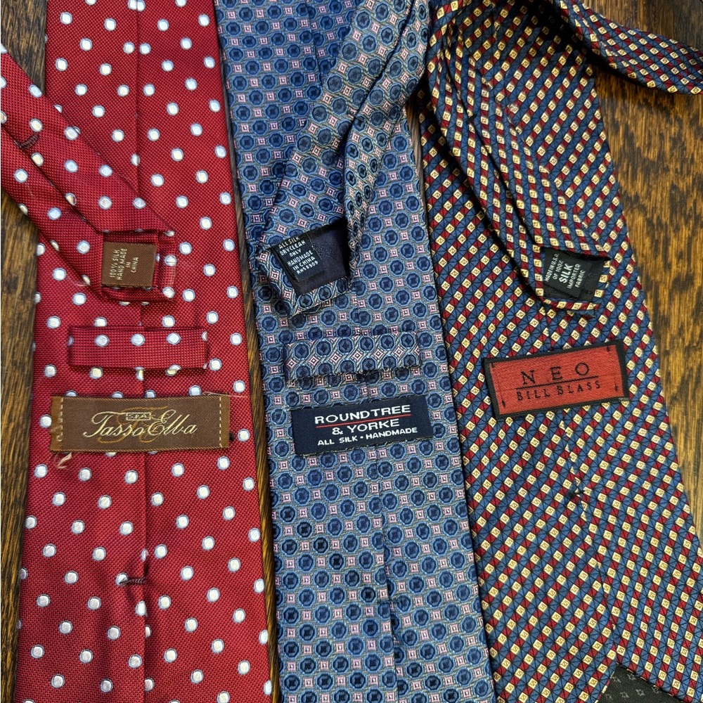Roundtree & Yorke Geometric Tie bundle